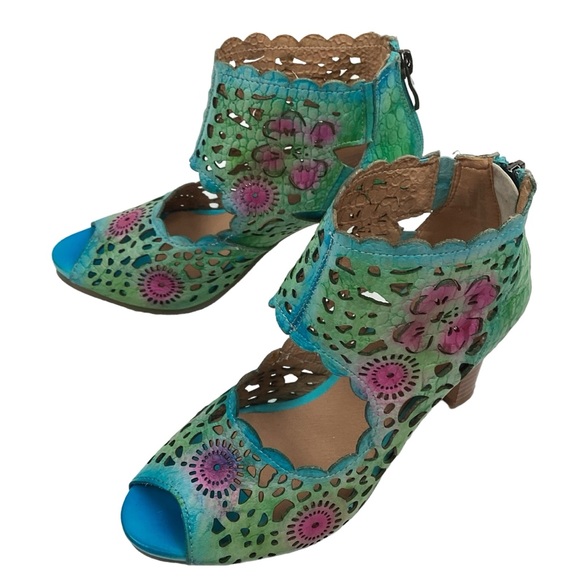 NWOT  L’Artiste by Spring Step Loverlee Leather Laser-Cut Bootie - Picture 14 of 14